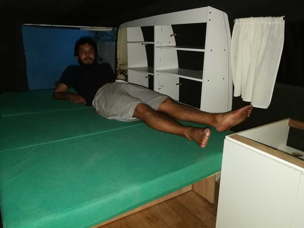 Acoge a un cientifíco • Cómo camperizar una kombi sin tener ni idea